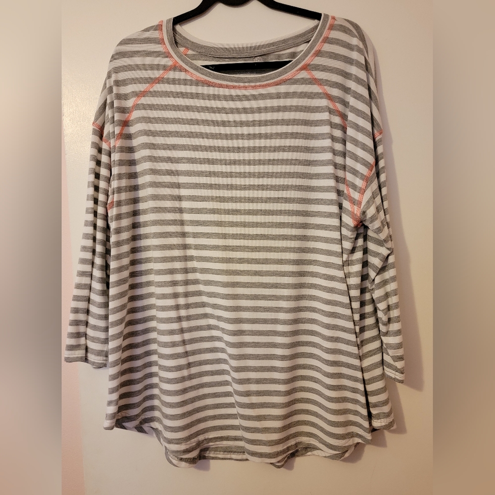 24/7 Maurices shirt